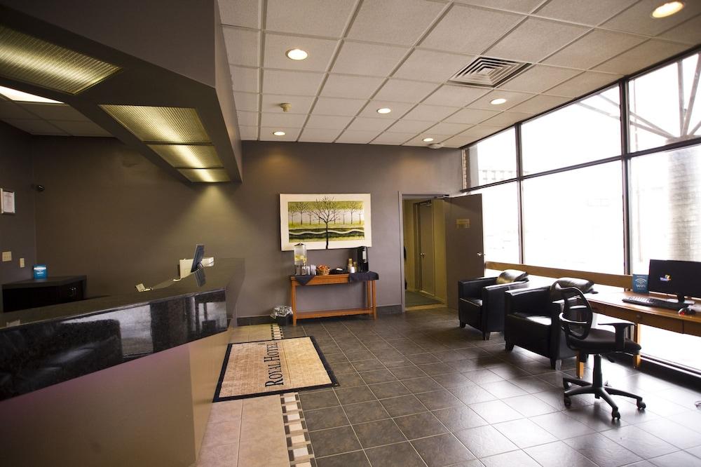 Royal Hotel Lloydminster Exterior photo