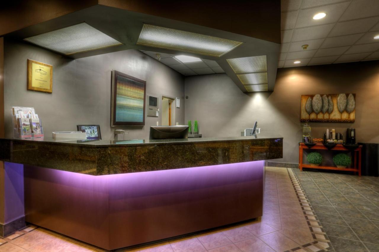 Royal Hotel Lloydminster Exterior photo